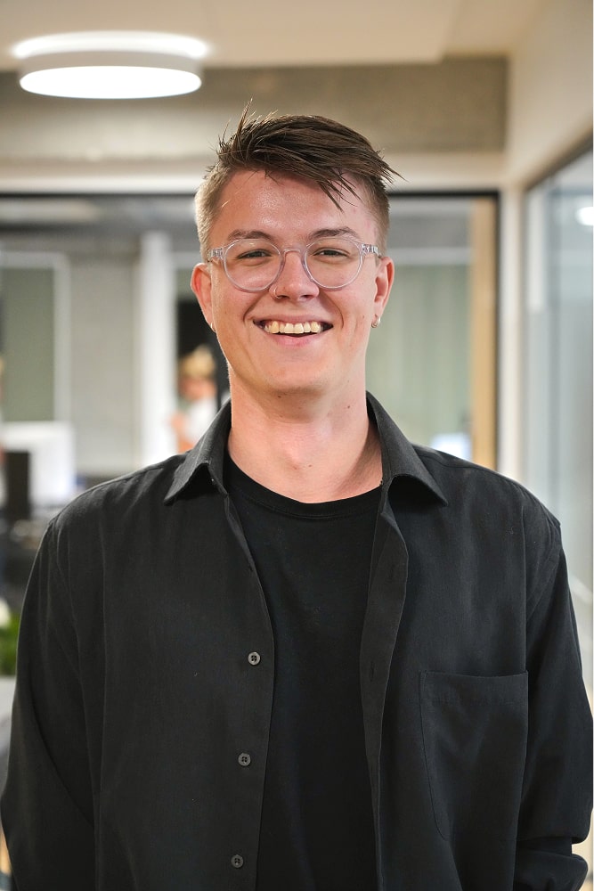 Swerv team working with veterinary clinic